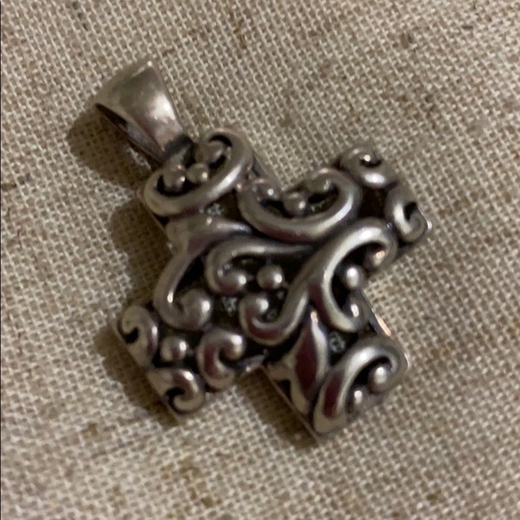 Sterling silver vintage cross - Picture 2 of 4